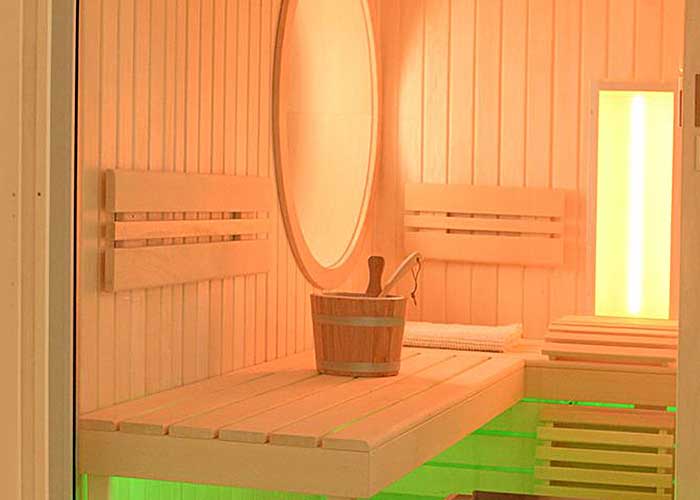 Müther Sauna im Bad mit Infrarot